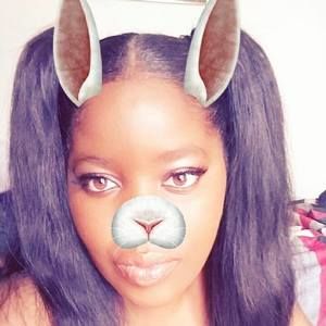 Meet your Posher, Akia